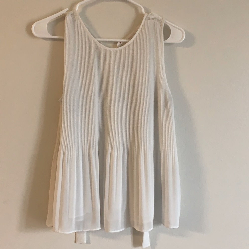FLOWY TOP